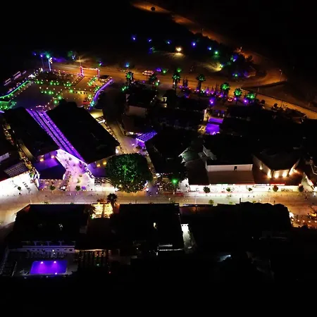 Street61 Aparthotel 3*