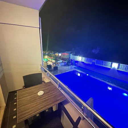 Street61 Aparthotel 3*