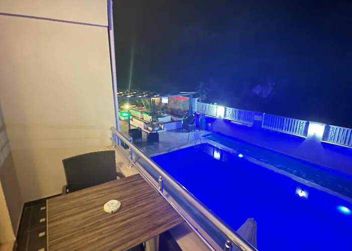 Street61 Aparthotel 3*